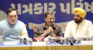 Mann-Kejriwal-in-gujrat-768x414